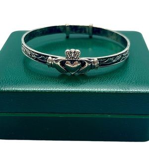 Dublin Ireland vintage sterling silver Claddagh bracelet very SMALL embossed